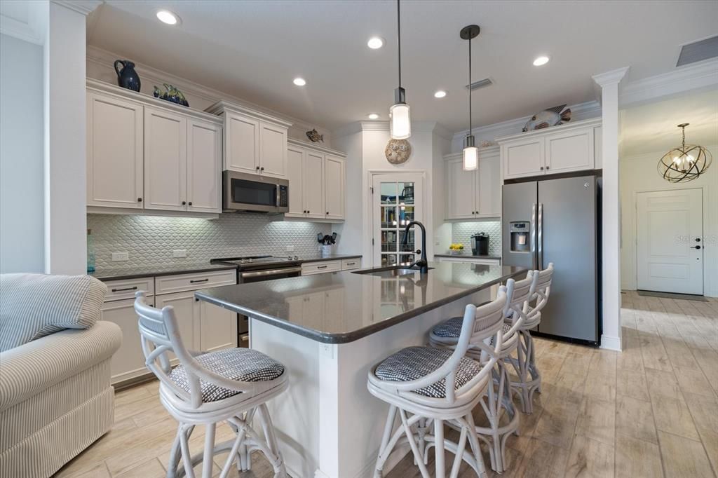 For Sale: $405,000 (2 beds, 2 baths, 1632 Square Feet)