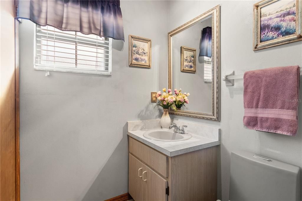 待售: $237,000 (3 贝兹, 2 浴室, 1212 平方英尺)