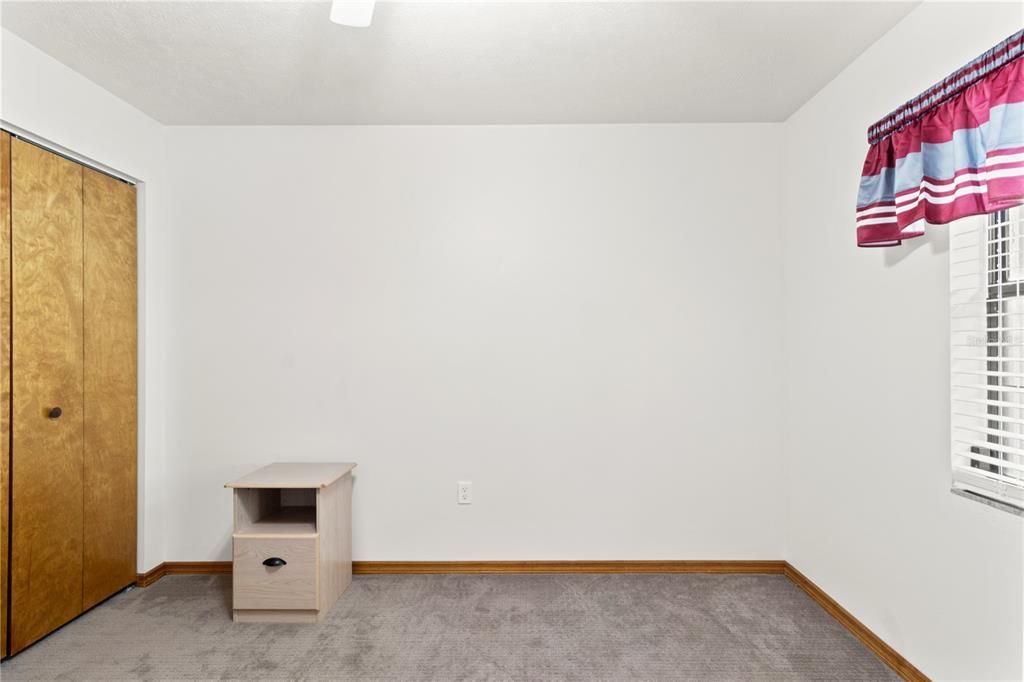 待售: $237,000 (3 贝兹, 2 浴室, 1212 平方英尺)