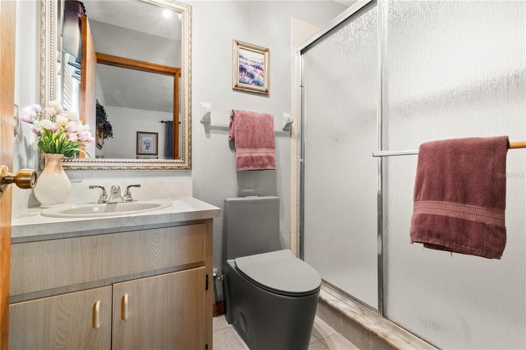 待售: $237,000 (3 贝兹, 2 浴室, 1212 平方英尺)