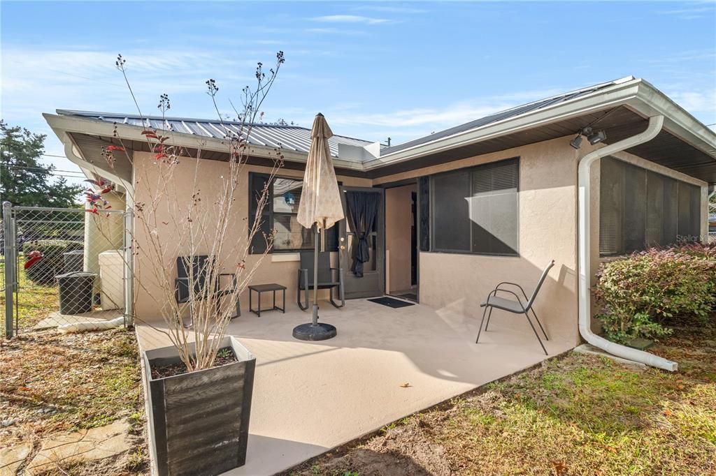 待售: $237,000 (3 贝兹, 2 浴室, 1212 平方英尺)