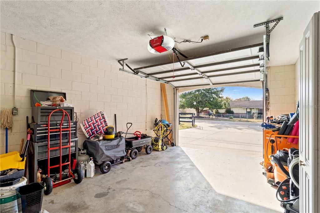 待售: $237,000 (3 贝兹, 2 浴室, 1212 平方英尺)