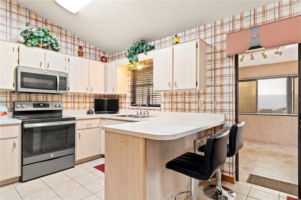 待售: $237,000 (3 贝兹, 2 浴室, 1212 平方英尺)