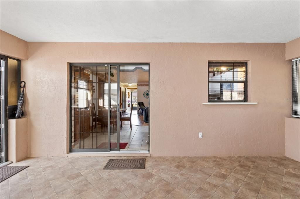 待售: $237,000 (3 贝兹, 2 浴室, 1212 平方英尺)