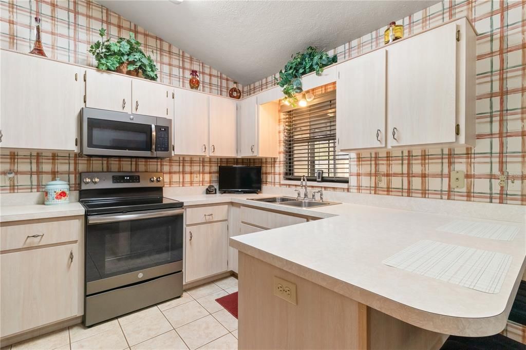 待售: $237,000 (3 贝兹, 2 浴室, 1212 平方英尺)