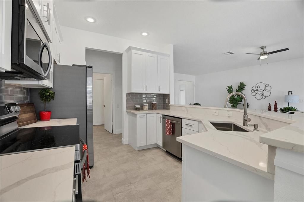 En Venta: $410,000 (3 camas, 2 baños, 1544 Pies cuadrados)