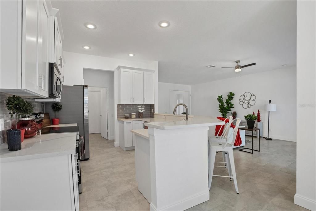 En Venta: $410,000 (3 camas, 2 baños, 1544 Pies cuadrados)