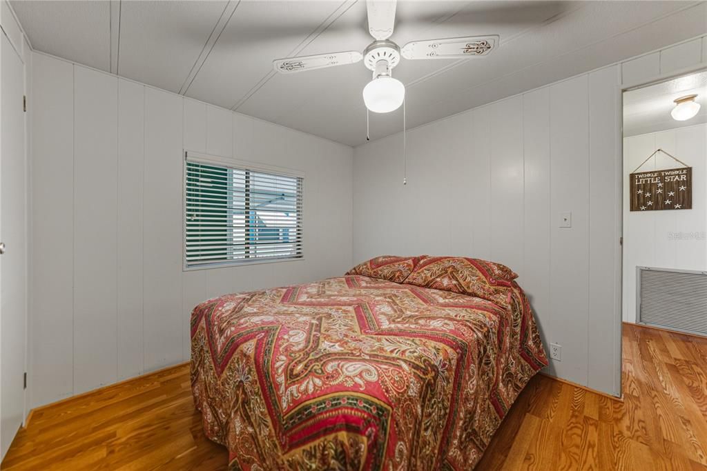 合同活跃: $114,900 (2 贝兹, 2 浴室, 840 平方英尺)