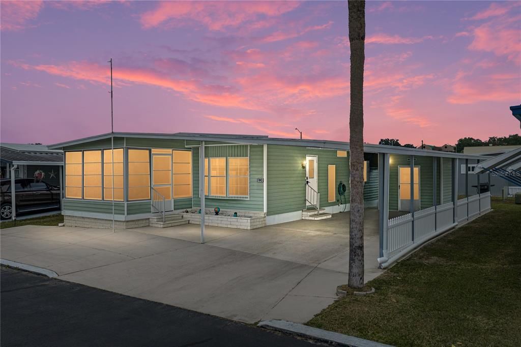 合同活跃: $114,900 (2 贝兹, 2 浴室, 840 平方英尺)