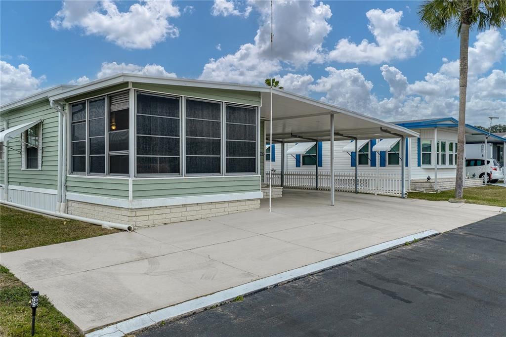 合同活跃: $114,900 (2 贝兹, 2 浴室, 840 平方英尺)