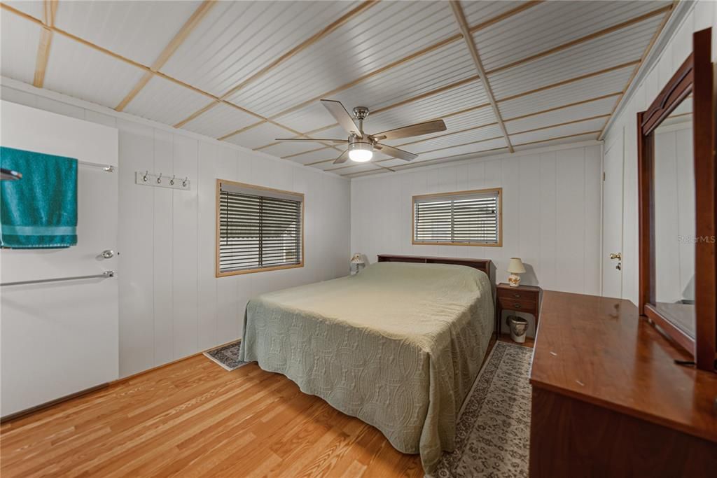 合同活跃: $114,900 (2 贝兹, 2 浴室, 840 平方英尺)