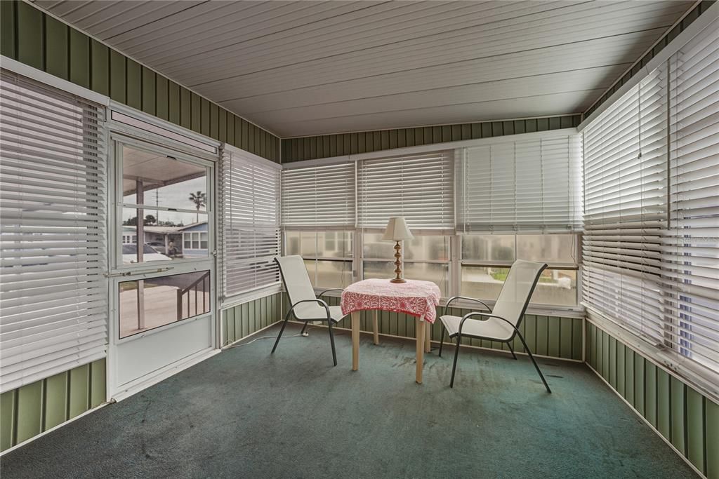 合同活跃: $114,900 (2 贝兹, 2 浴室, 840 平方英尺)