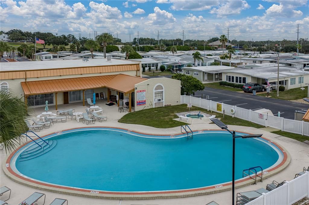 合同活跃: $114,900 (2 贝兹, 2 浴室, 840 平方英尺)