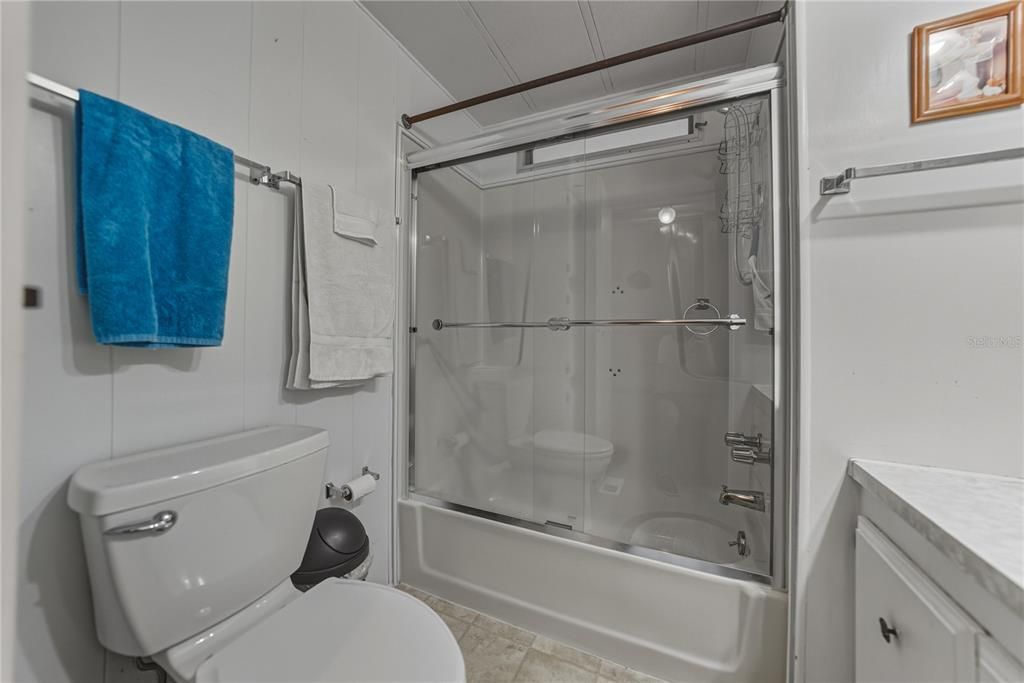 合同活跃: $114,900 (2 贝兹, 2 浴室, 840 平方英尺)