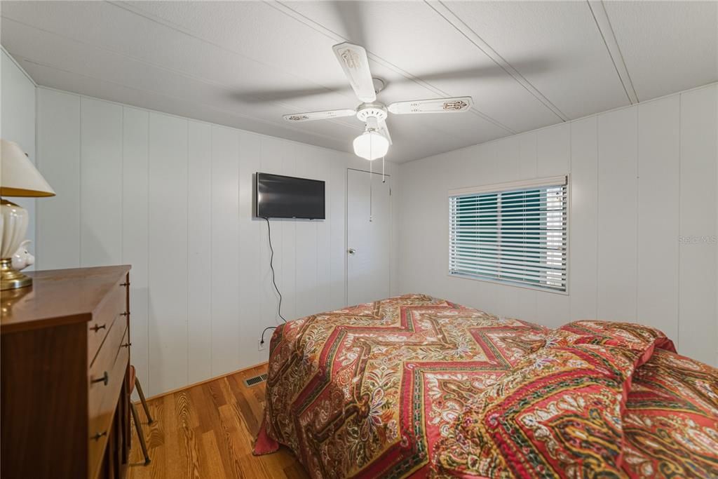 合同活跃: $114,900 (2 贝兹, 2 浴室, 840 平方英尺)