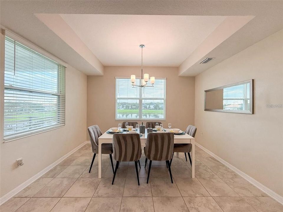 For Sale: $299,900 (2 beds, 2 baths, 1196 Square Feet)