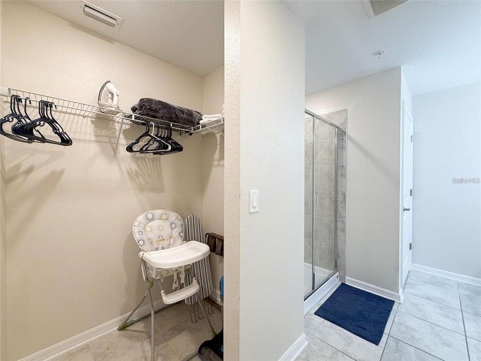 For Sale: $299,900 (2 beds, 2 baths, 1196 Square Feet)