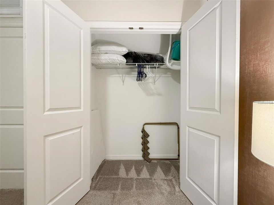 For Sale: $299,900 (2 beds, 2 baths, 1196 Square Feet)