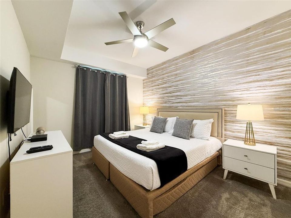 For Sale: $299,900 (2 beds, 2 baths, 1196 Square Feet)