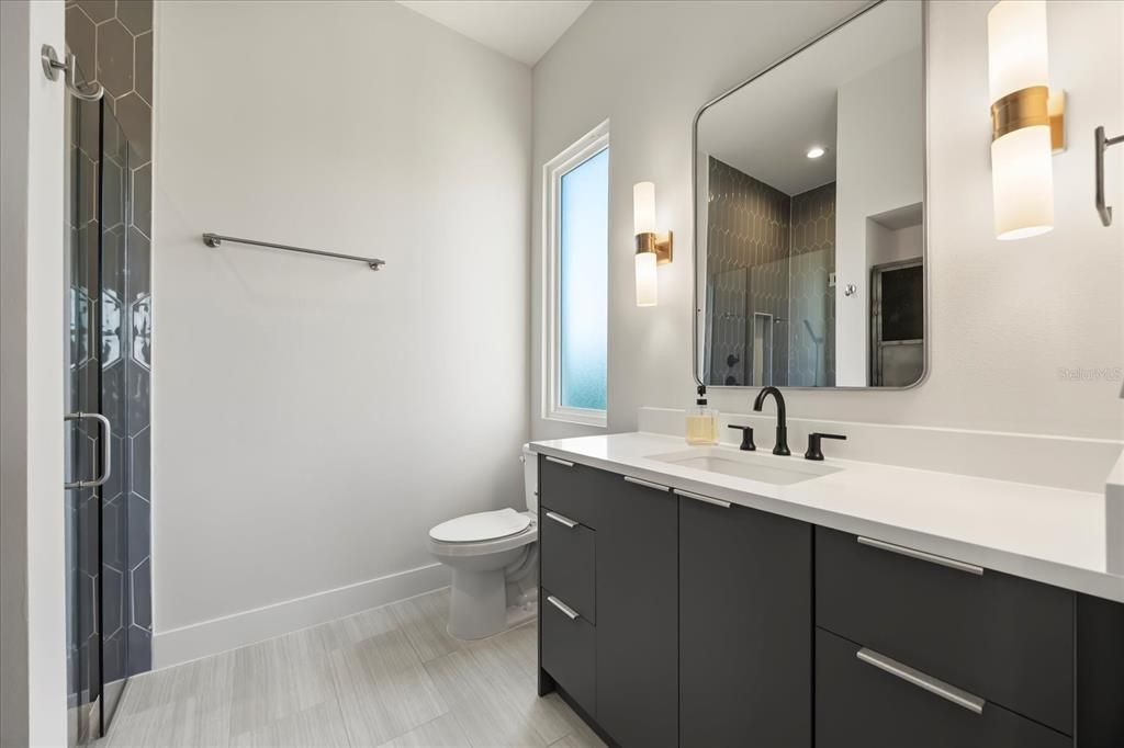 На продажу: $949,000 (3 спален, 3 ванн, 2160 Квадратных фут)