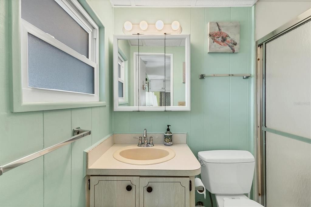 For Sale: $169,900 (2 beds, 2 baths, 1008 Square Feet)