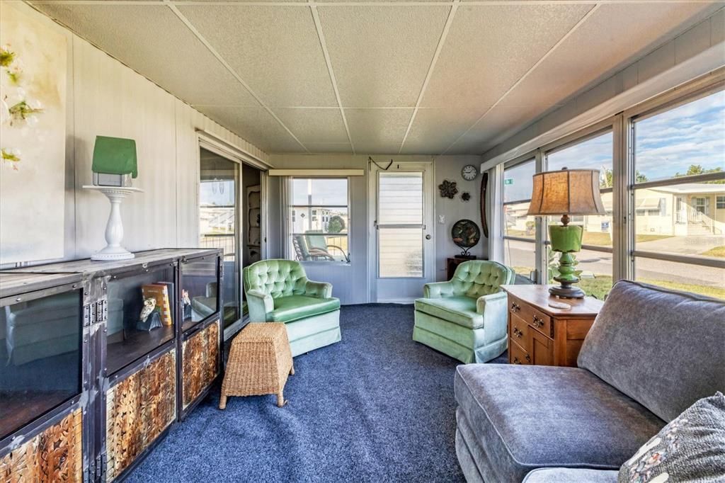 For Sale: $169,900 (2 beds, 2 baths, 1008 Square Feet)