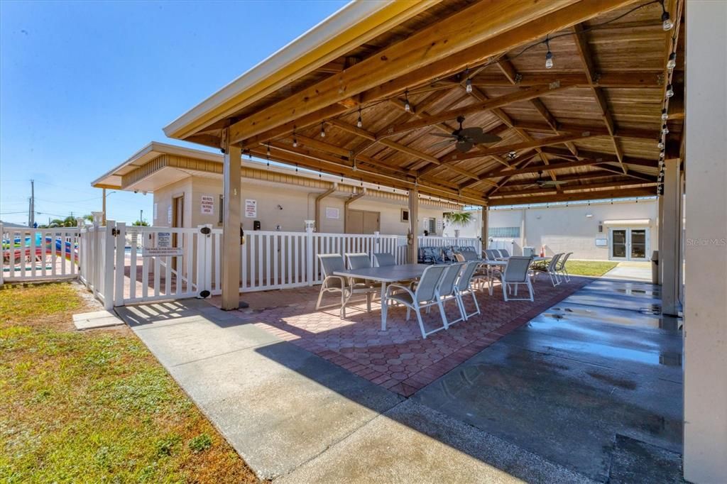 For Sale: $169,900 (2 beds, 2 baths, 1008 Square Feet)