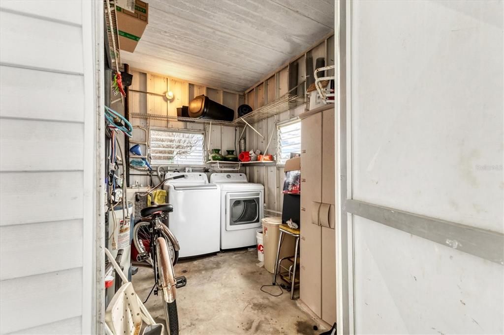 For Sale: $169,900 (2 beds, 2 baths, 1008 Square Feet)