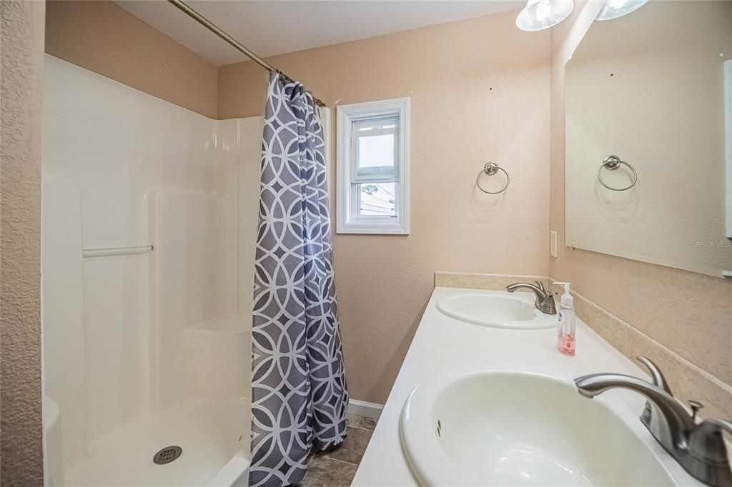 For Sale: $145,000 (2 beds, 2 baths, 1152 Square Feet)