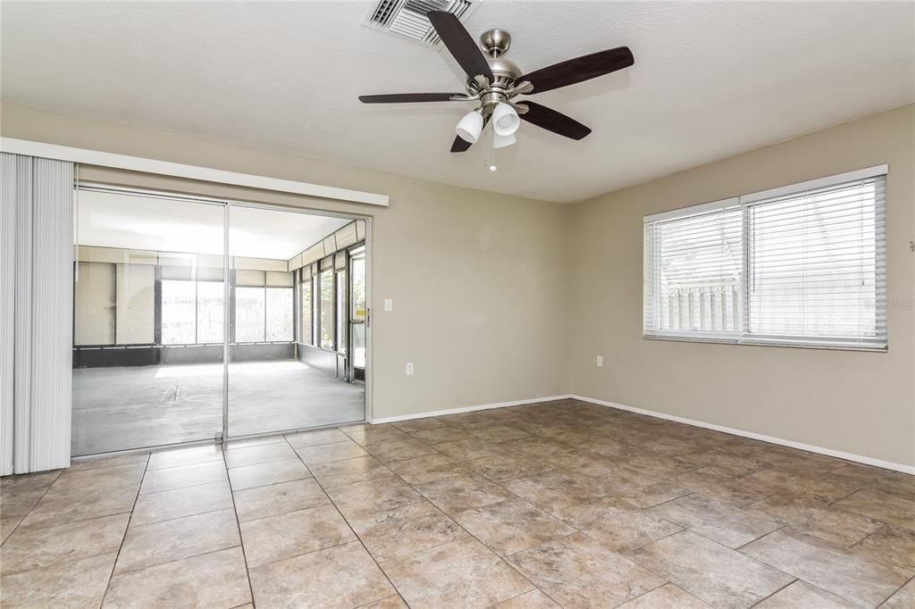 В аренду: $2,080 (3 спален, 2 ванн, 1653 Квадратных фут)