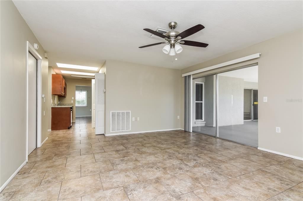 В аренду: $2,080 (3 спален, 2 ванн, 1653 Квадратных фут)