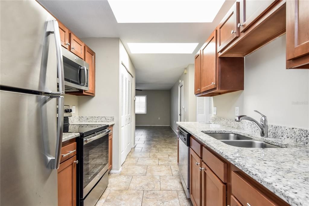 В аренду: $2,080 (3 спален, 2 ванн, 1653 Квадратных фут)