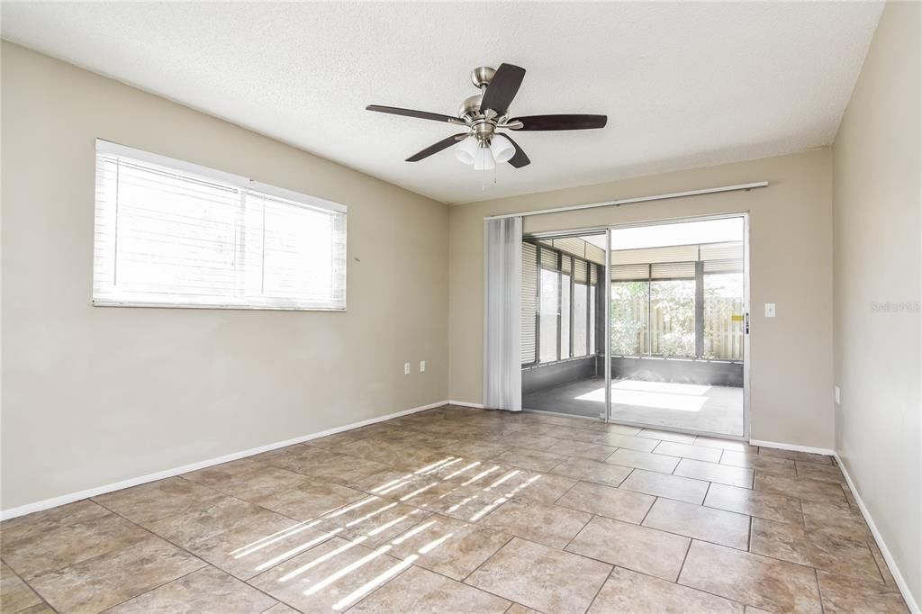 В аренду: $2,080 (3 спален, 2 ванн, 1653 Квадратных фут)