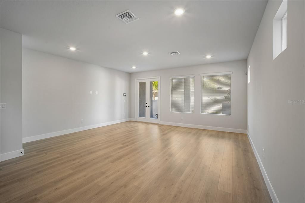 For Rent: $5,395 (3 beds, 2 baths, 2091 Square Feet)