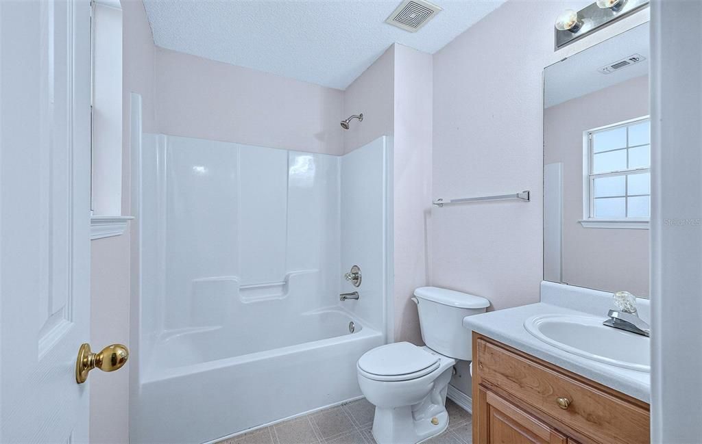 待售: $299,000 (4 贝兹, 3 浴室, 2031 平方英尺)