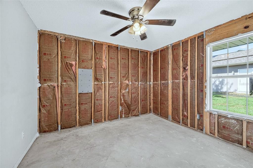 待售: $299,000 (4 贝兹, 3 浴室, 2031 平方英尺)