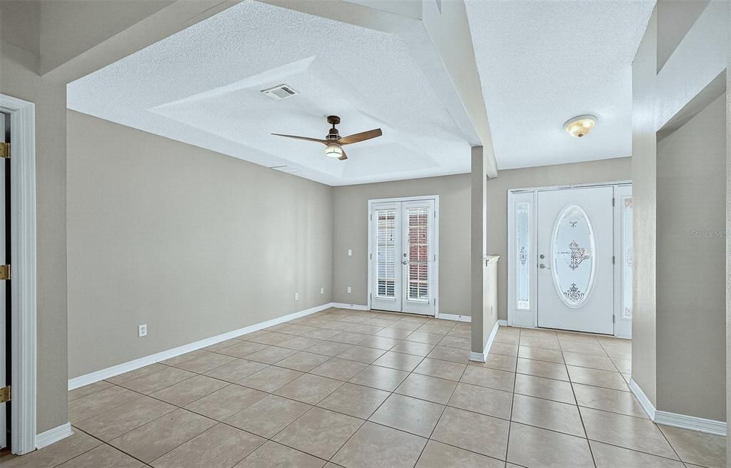 待售: $299,000 (4 贝兹, 3 浴室, 2031 平方英尺)