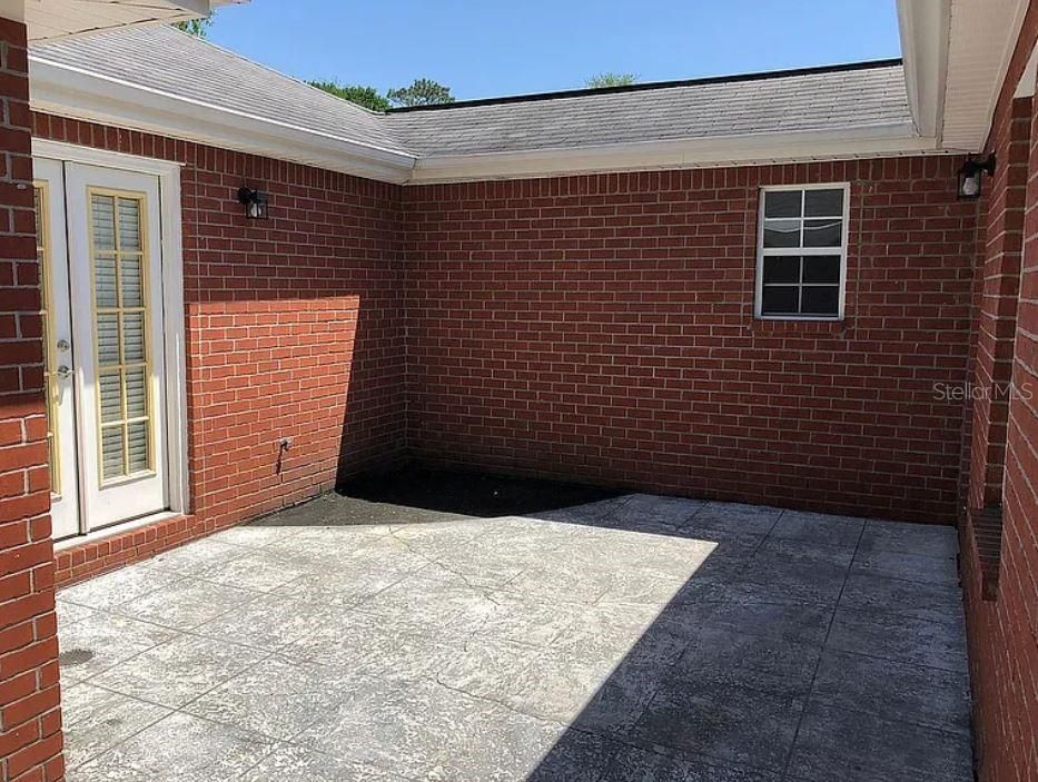 待售: $299,000 (4 贝兹, 3 浴室, 2031 平方英尺)