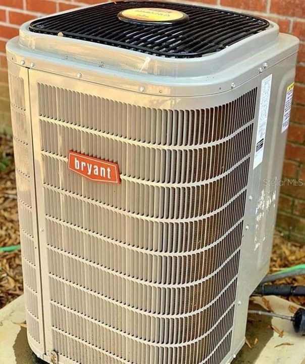 待售: $299,000 (4 贝兹, 3 浴室, 2031 平方英尺)