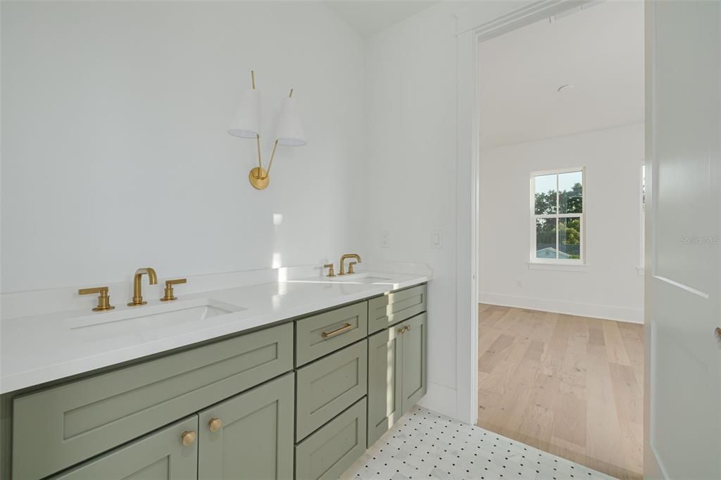 For Sale: $1,399,000 (5 beds, 3 baths, 2990 Square Feet)