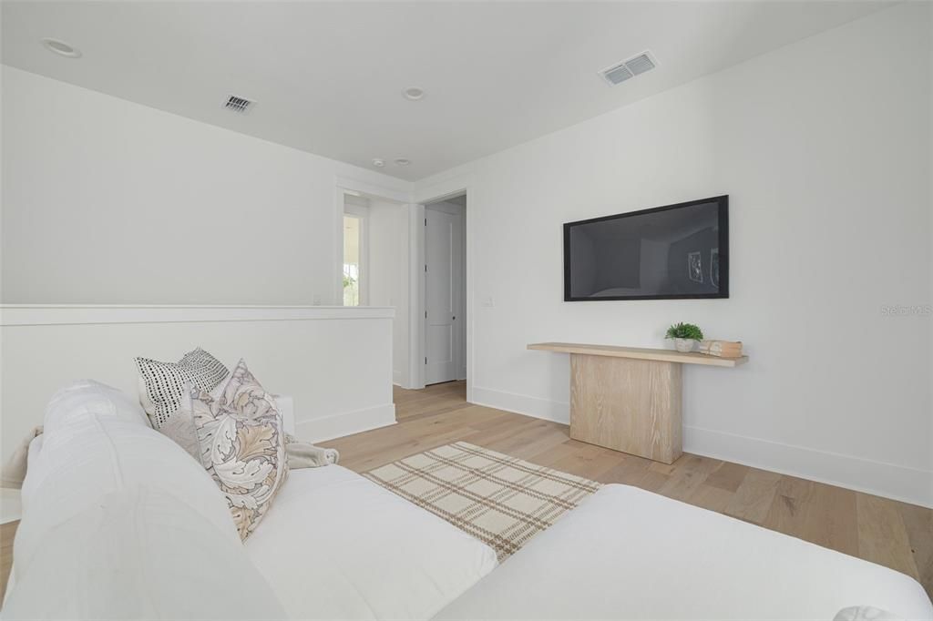 For Sale: $1,399,000 (5 beds, 3 baths, 2990 Square Feet)