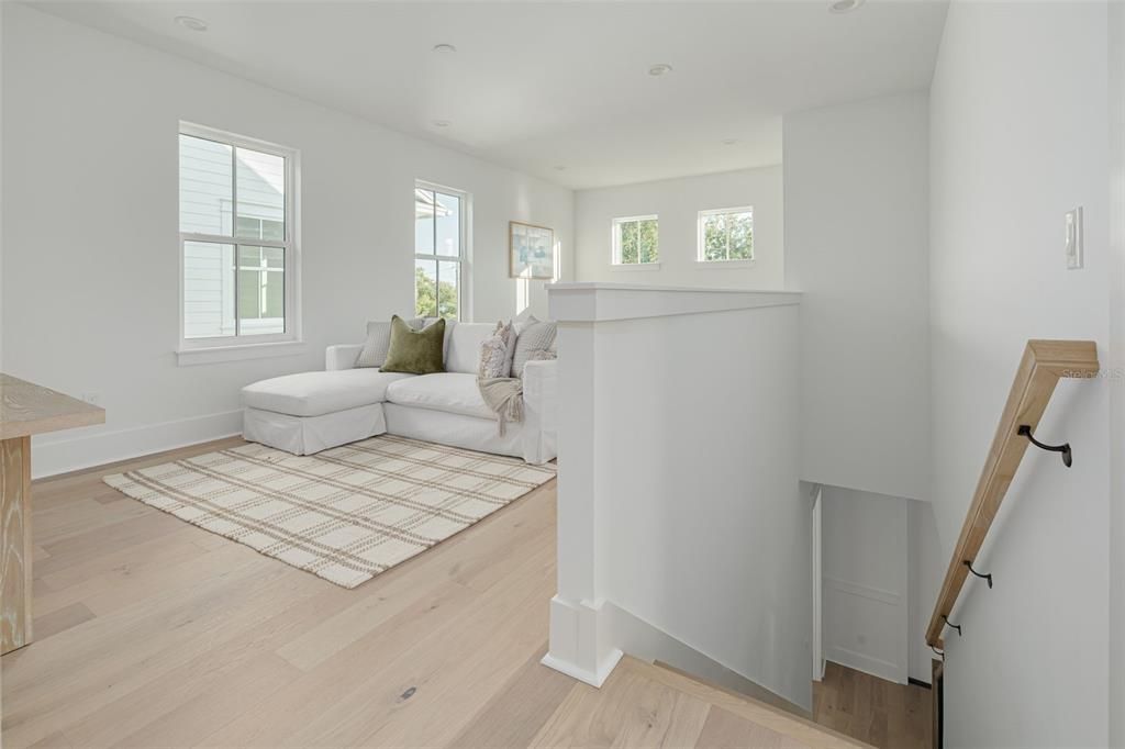 For Sale: $1,399,000 (5 beds, 3 baths, 2990 Square Feet)