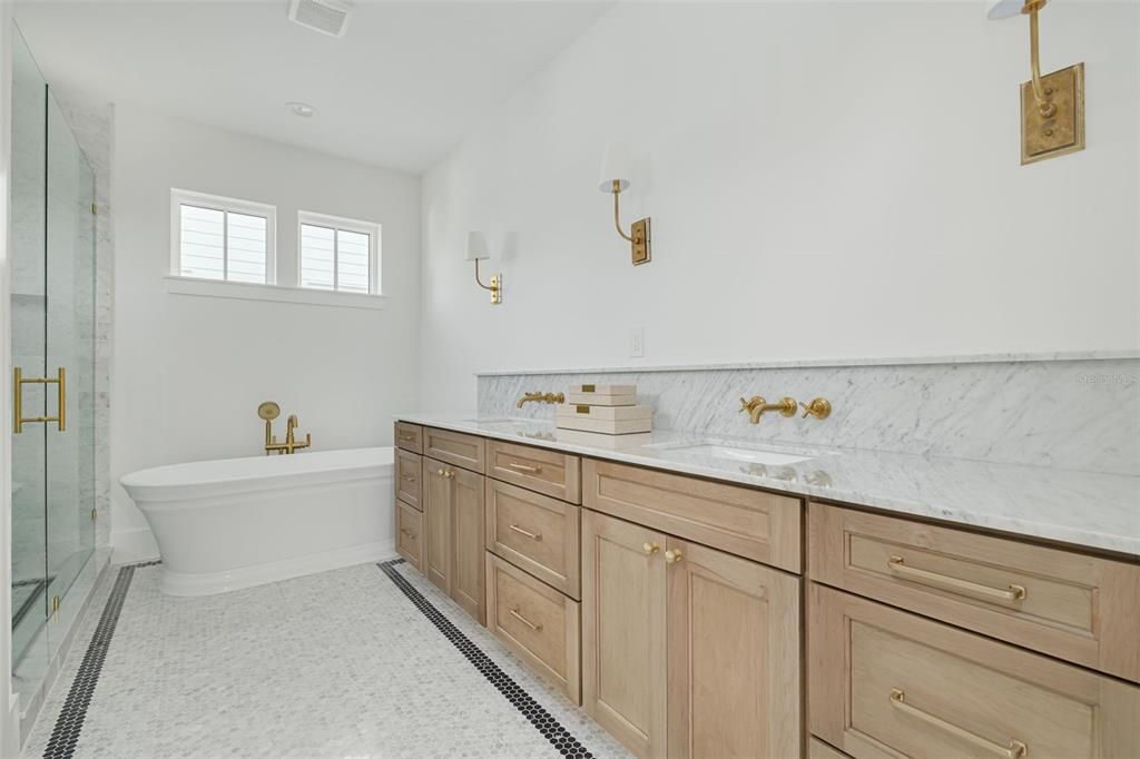 For Sale: $1,399,000 (5 beds, 3 baths, 2990 Square Feet)