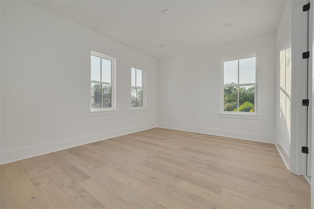 For Sale: $1,399,000 (5 beds, 3 baths, 2990 Square Feet)