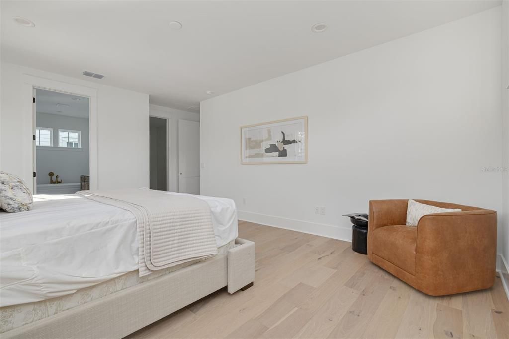 For Sale: $1,399,000 (5 beds, 3 baths, 2990 Square Feet)