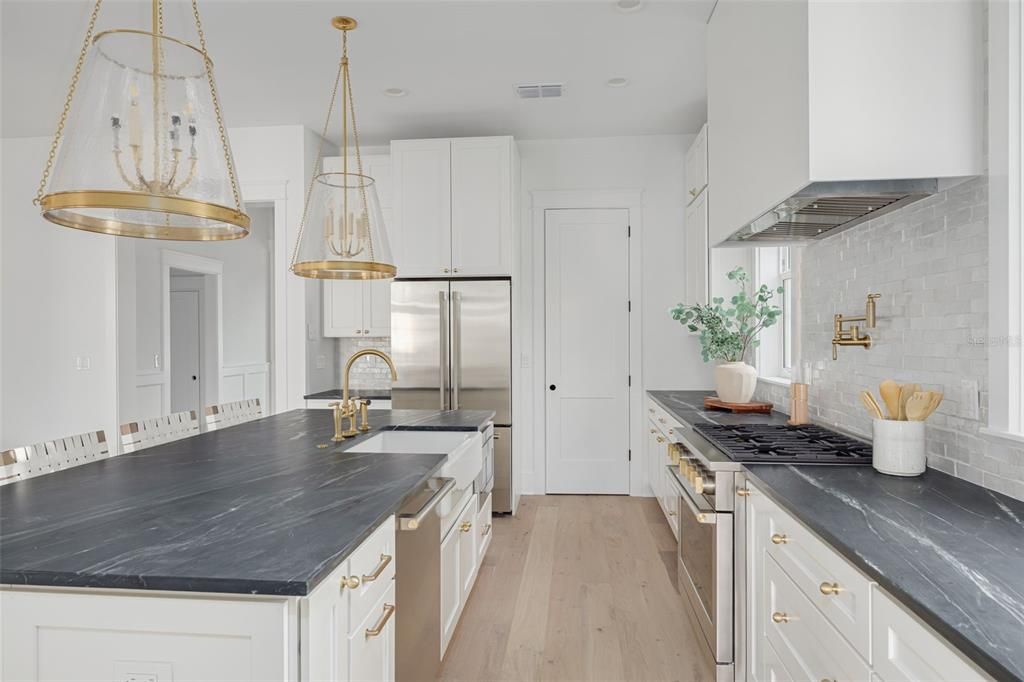 For Sale: $1,399,000 (5 beds, 3 baths, 2990 Square Feet)