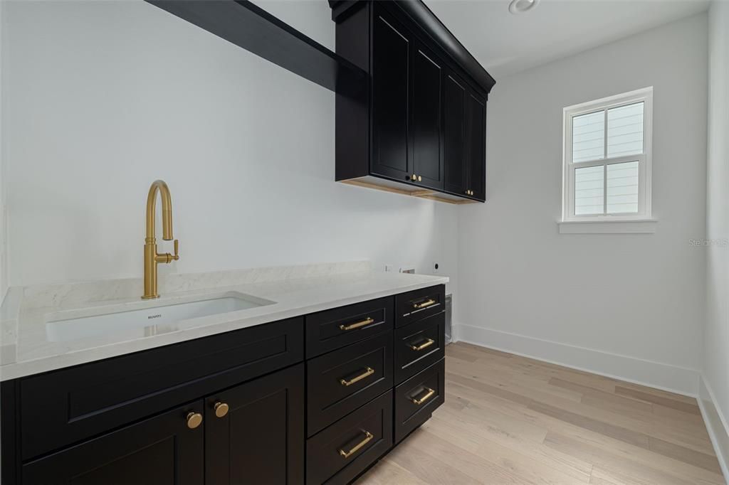 For Sale: $1,399,000 (5 beds, 3 baths, 2990 Square Feet)