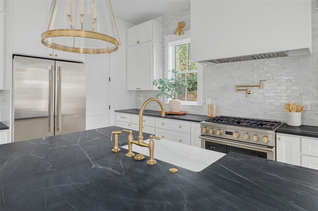 For Sale: $1,399,000 (5 beds, 3 baths, 2990 Square Feet)