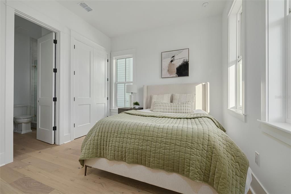 For Sale: $1,399,000 (5 beds, 3 baths, 2990 Square Feet)