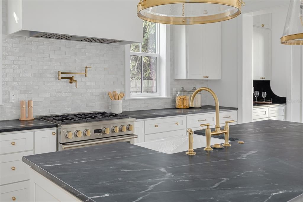 For Sale: $1,399,000 (5 beds, 3 baths, 2990 Square Feet)